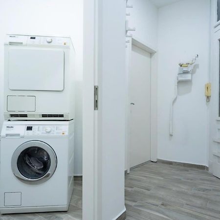 בודפשט New Comfy Studio At Convenient Location מראה חיצוני תמונה