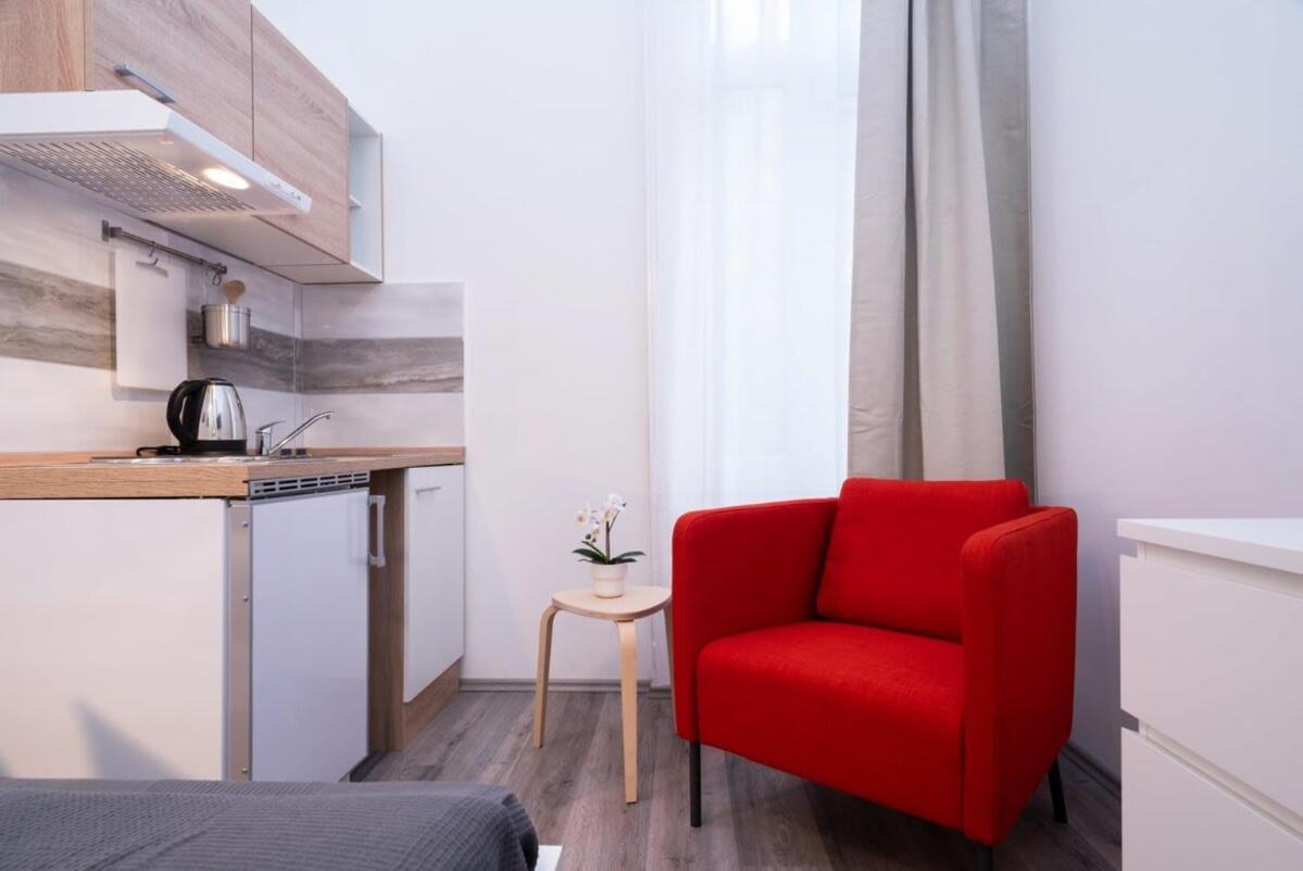בודפשט New Comfy Studio At Convenient Location מראה חיצוני תמונה